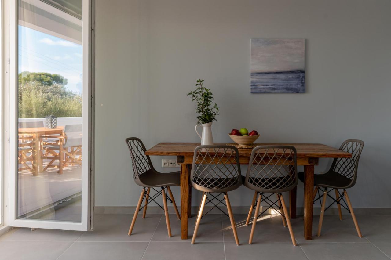 Rizes Seaside Homes Vromonerion ภายนอก รูปภาพ