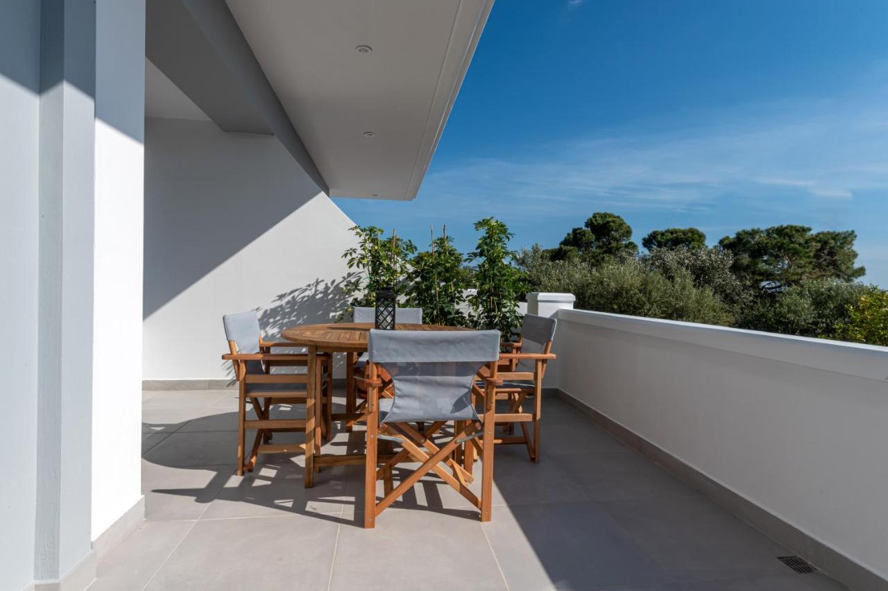Rizes Seaside Homes Vromonerion ภายนอก รูปภาพ