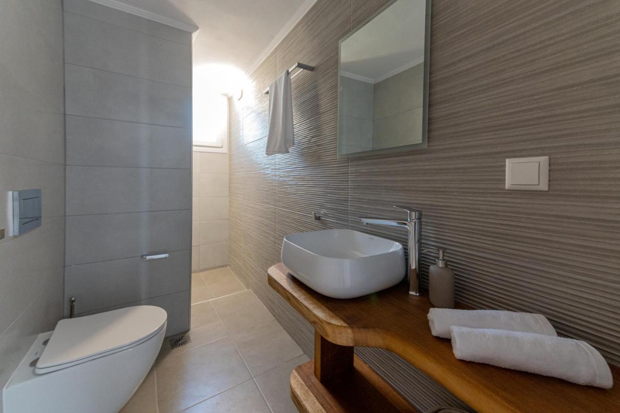Rizes Seaside Homes Vromonerion ภายนอก รูปภาพ