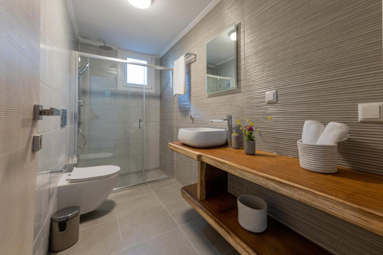 Rizes Seaside Homes Vromonerion ภายนอก รูปภาพ